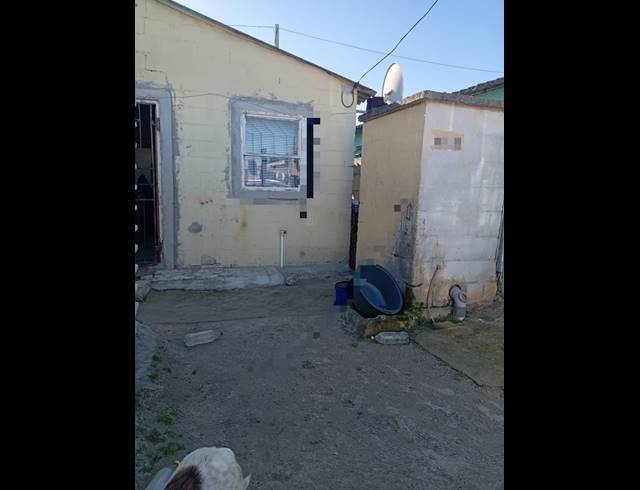 BEDROOM FREEHOLD FOR SALE IN NONQUBELA